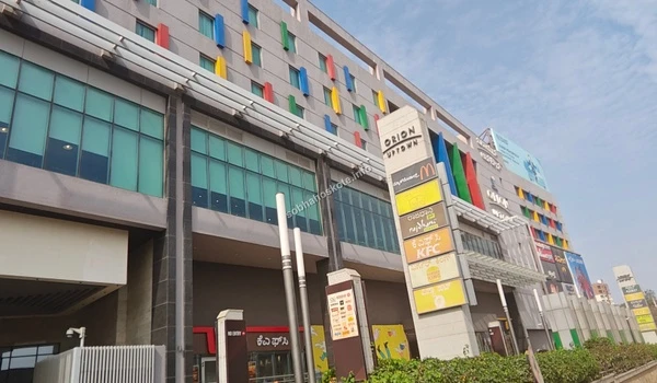 Popular international chains and dining outlets situated in the mall near Sobha Hoskote