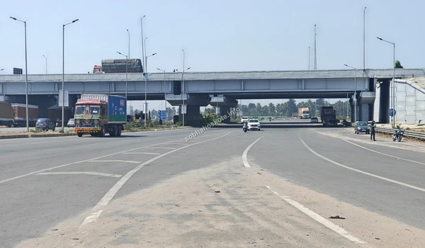 Strategic view of the main transit corridor and bridge infrastructure providing prime connectivity to Sobha Hoskote in Hyderabad